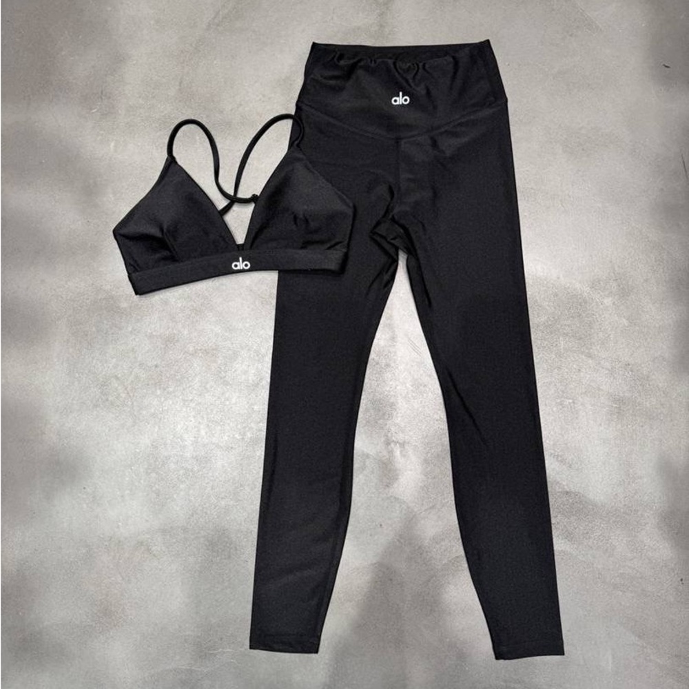 Alo Black Sports Bra and Leggings Set